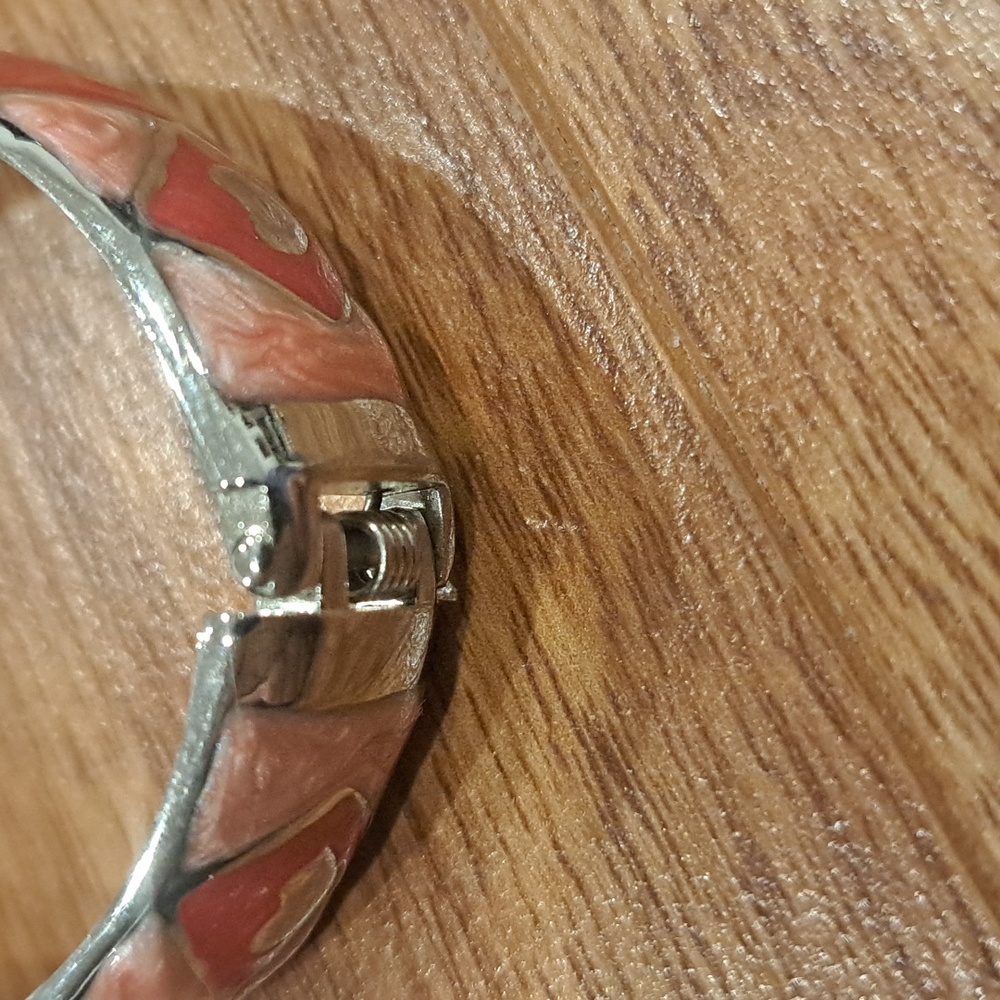 Pink pattern cuff bracelet - Picture 4 of 4
